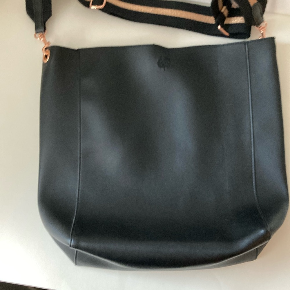 Crabtree Black Hobo Bag with Slouchy Design and Long Strap - Picture 2 of 9